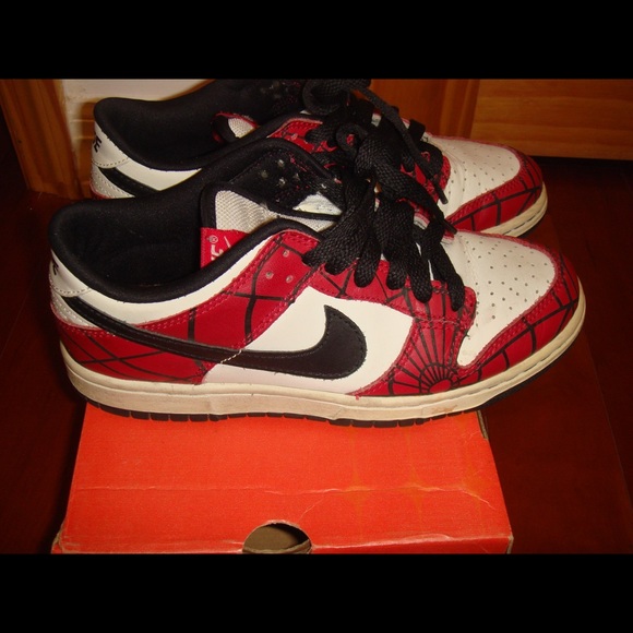 spiderman nike dunks